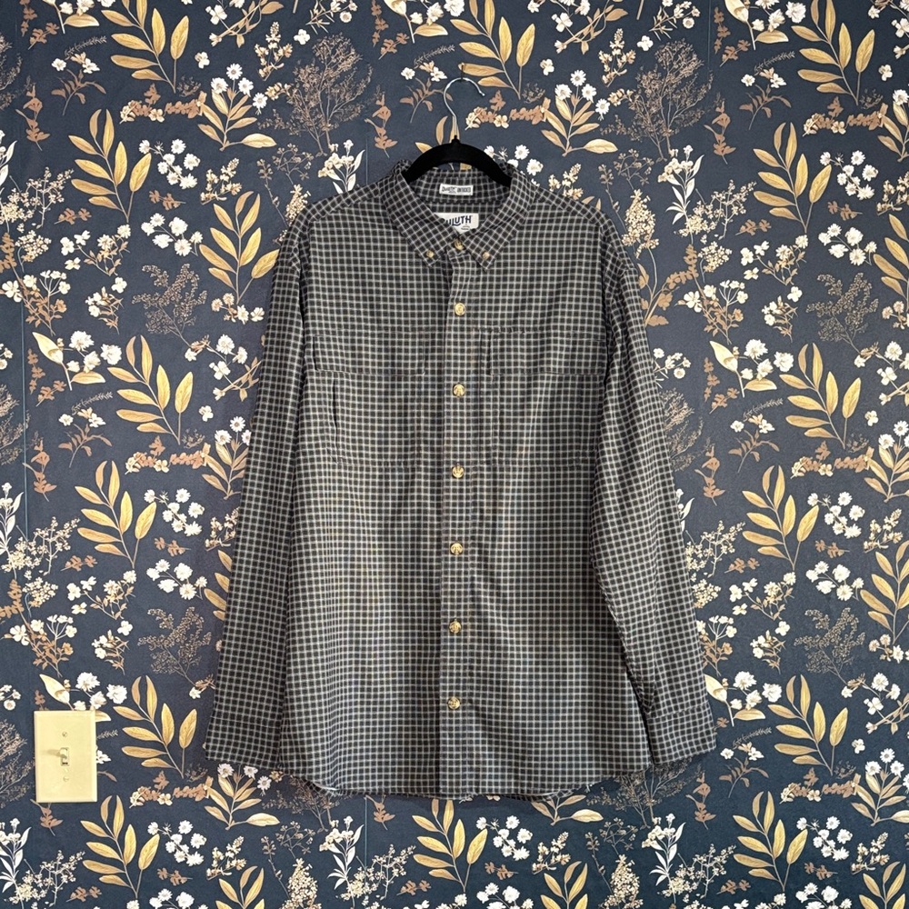 Duluth Trading Co Untucked Grey and White Plaid Shirt Size L